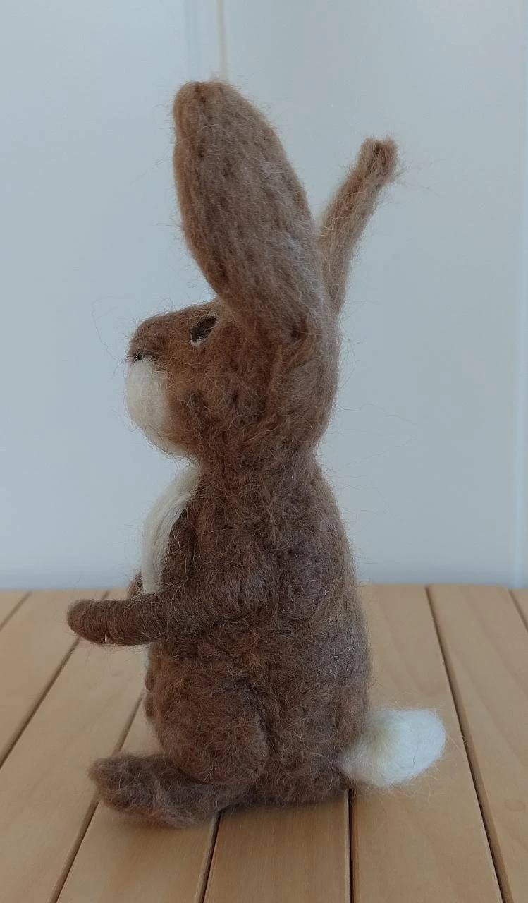 Handmade rabbit figurine made of wool, needle felting – photo 4